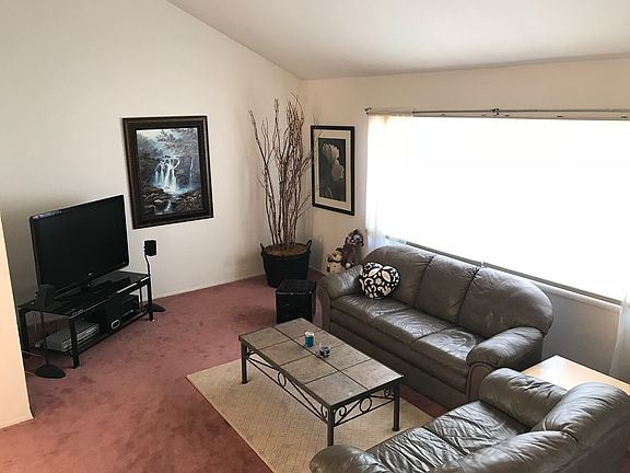 2nd image of 102 Ironwood Ct