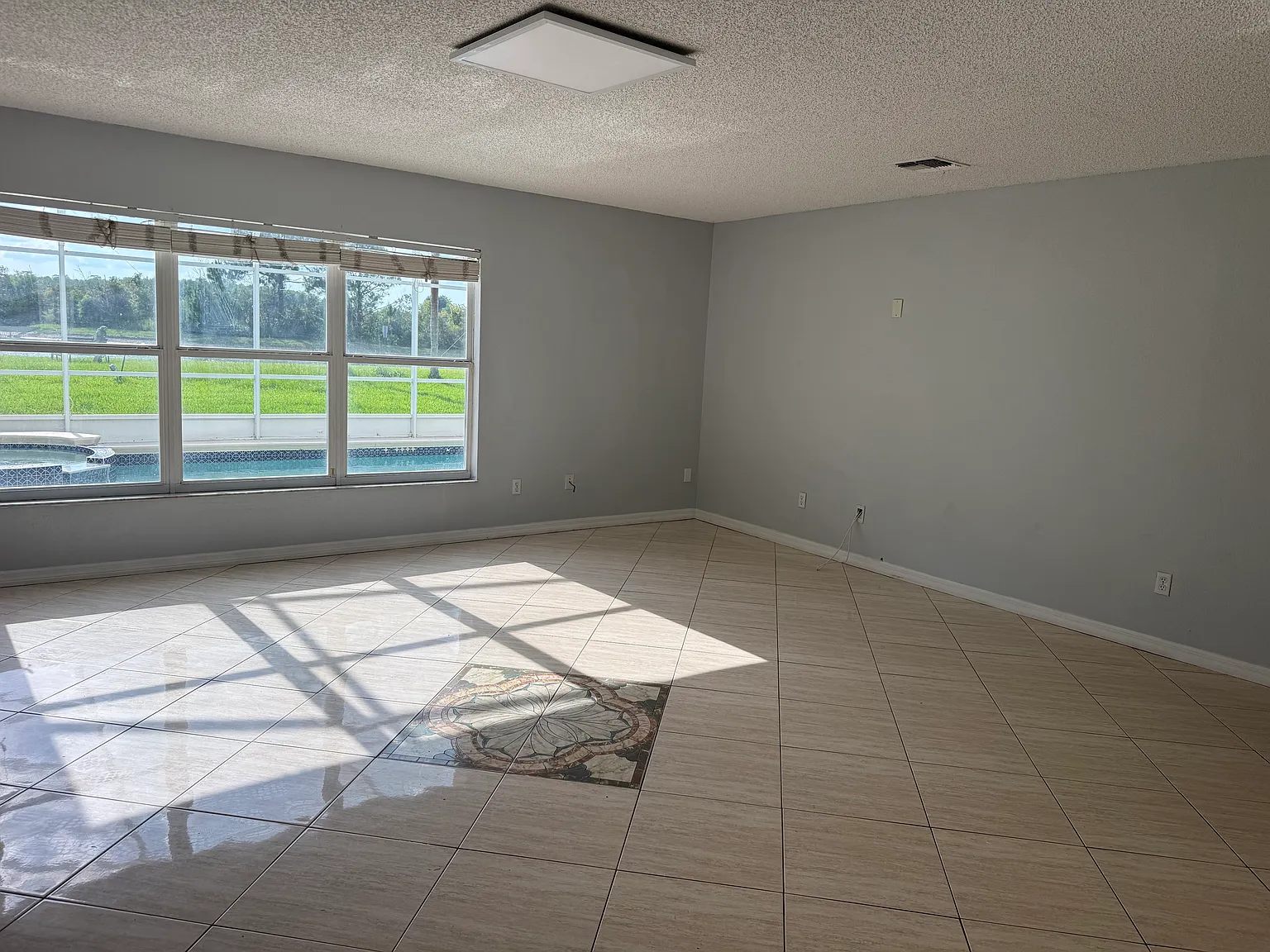 5 bed, 3214 sqft, $3,400 — Photo 4