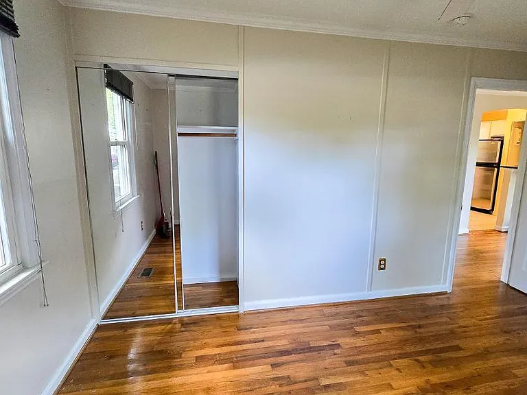 2211 Bernard St — Photo 13