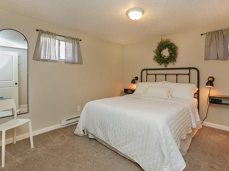 600 SW Dawnview Ct — Photo 12