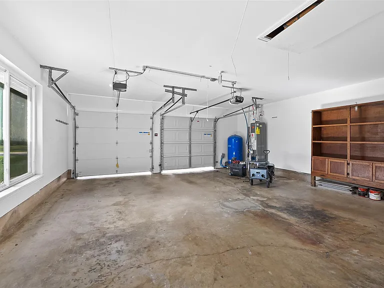12018 Beinhorn Dr — Photo 29