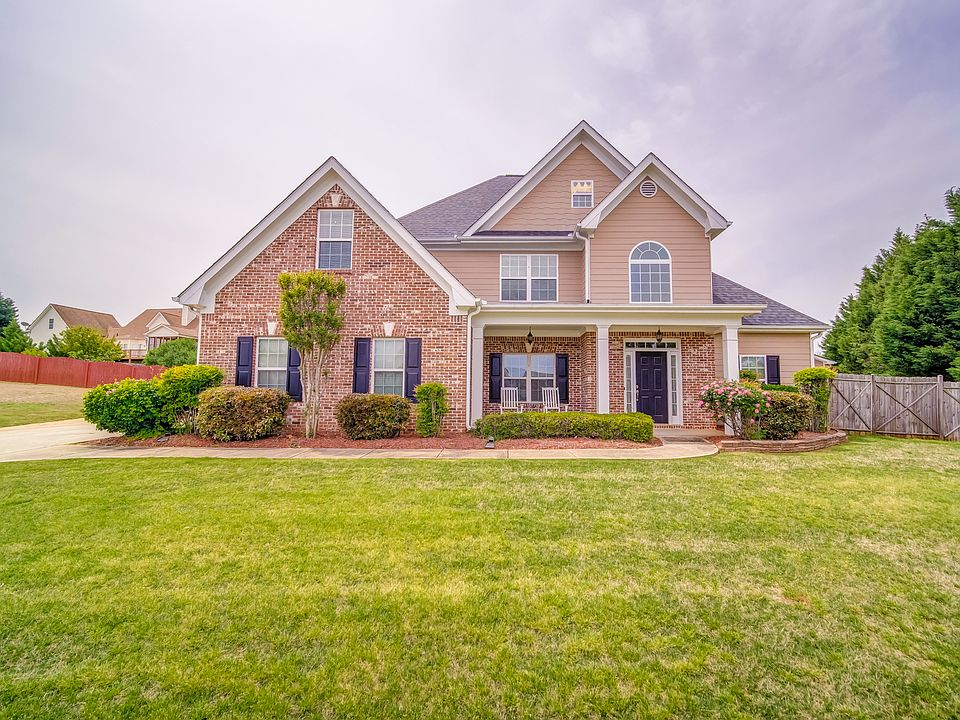 1st image of 26 Buckthorn Dr