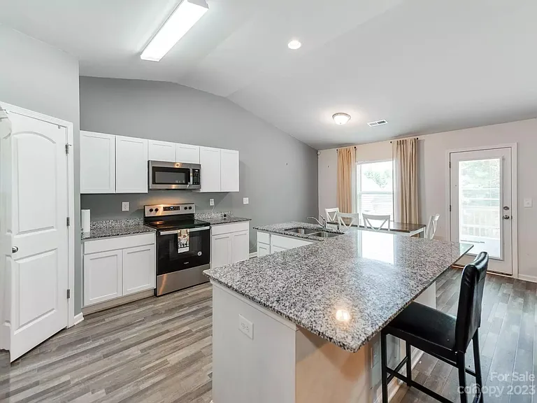 1016 Amberlight Cir #1016 — Photo 7
