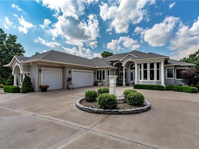 1001 SE Willow Pl, Blue Springs, MO, 64014