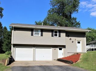602 Valley Dr, Morrison, IL 61270