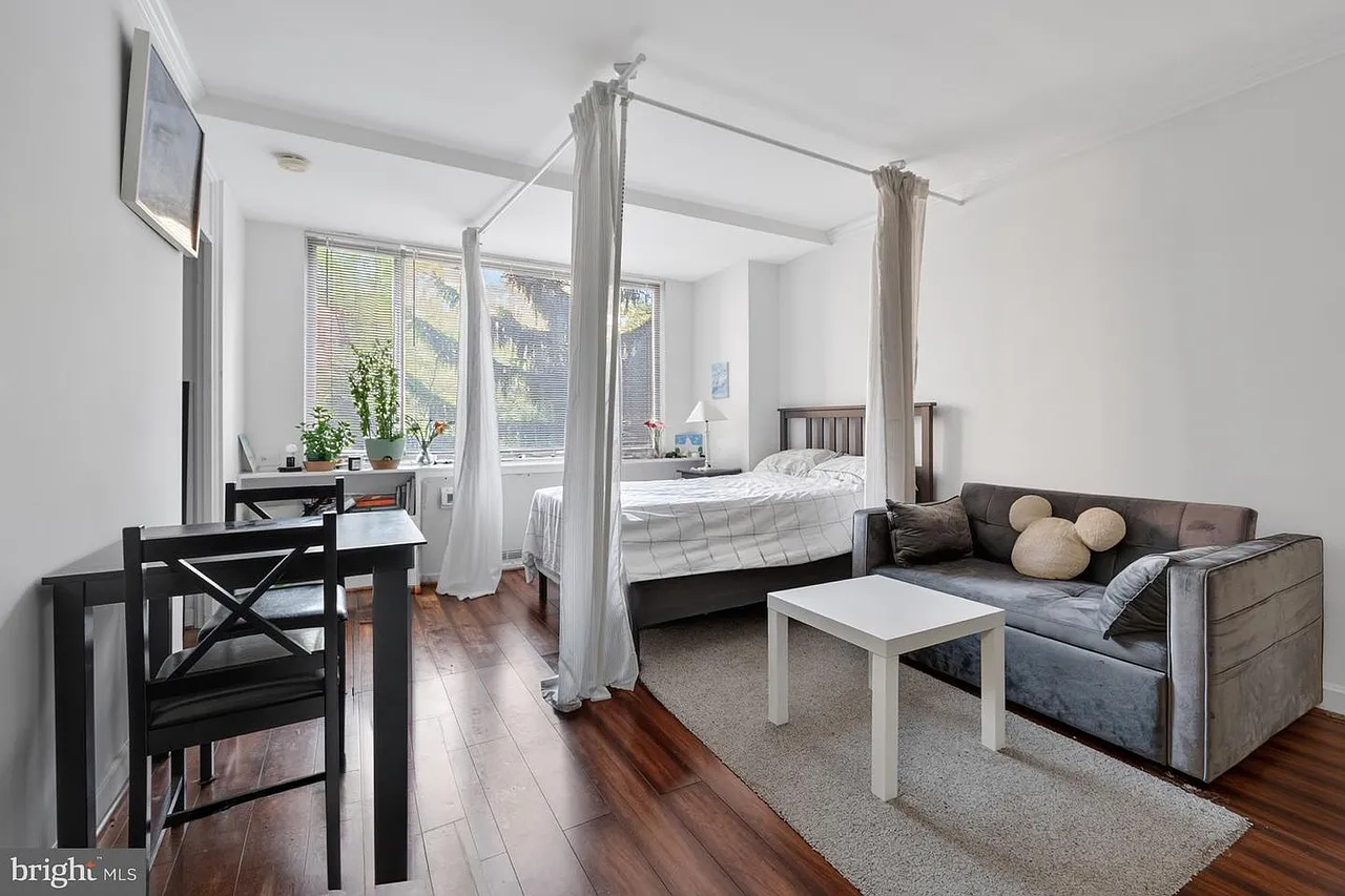 Studio, 400 sqft, $1,650 — Photo 1
