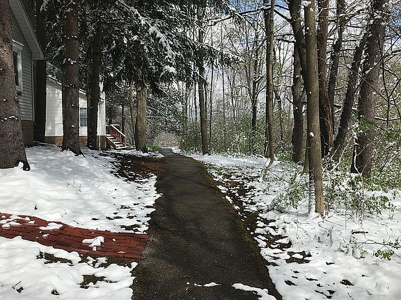 5th image of 254 S Oval Dr