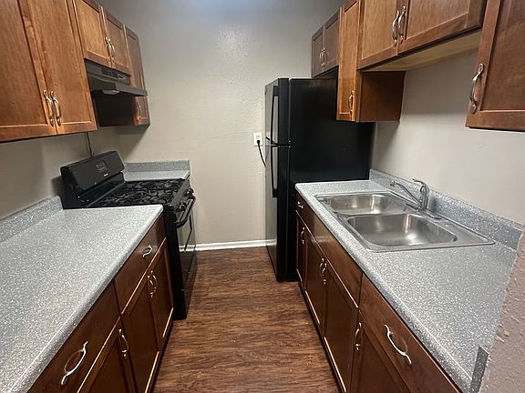 4th image of 6810 Basilwood Dr