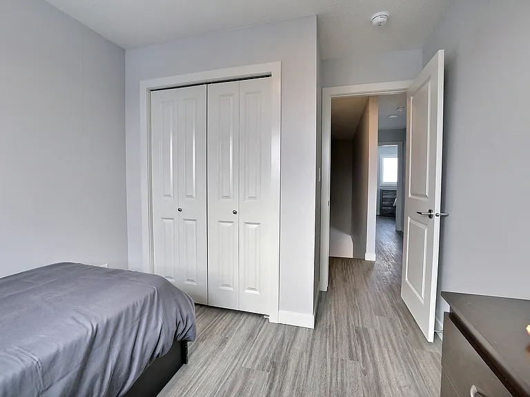 5111 E Primrose Green Dr — Photo 30