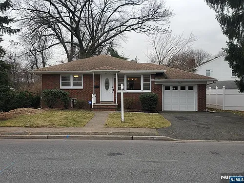23 Hepburn Rd Photo 1