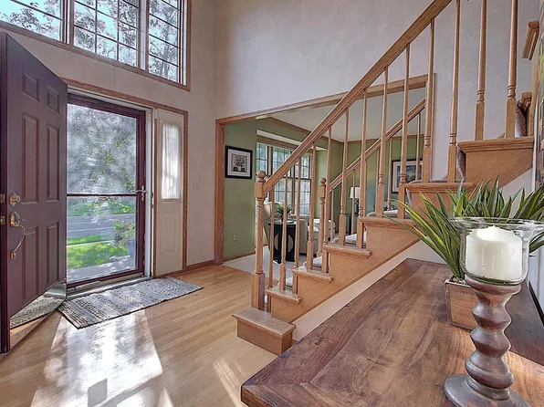 4484 Snail Lake Blvd, Shoreview, MN 55126