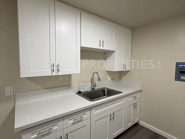 Baldwin Park 3229 — Photo 7