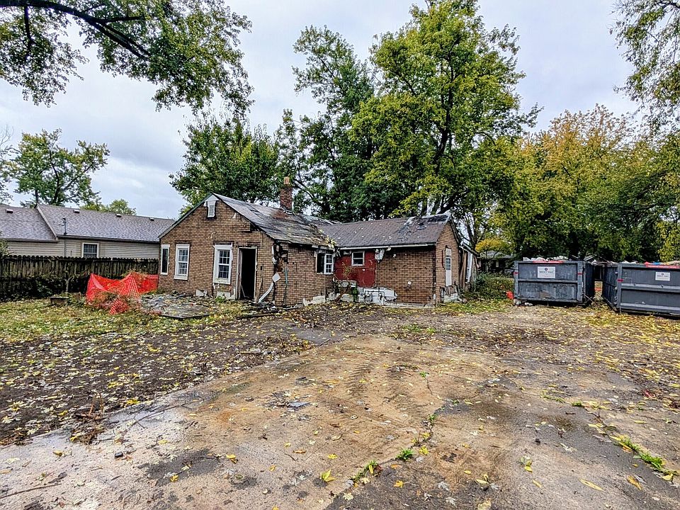 7th image of 2915 Villa Ave