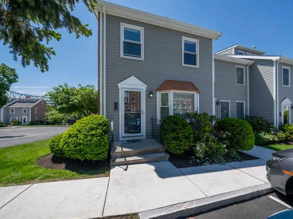26 Breakwater Dr, Chelsea, MA 02150