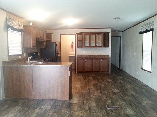 5th image of 168 Pine Dr S