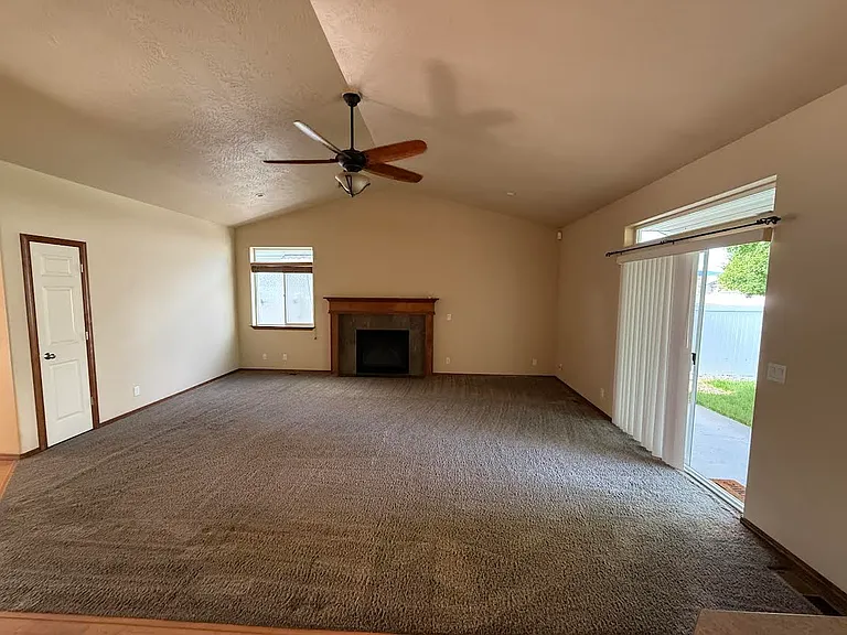 4429 W Lennox Loop — Photo 4