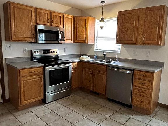 5th image of 1420 Sandpiper Dr