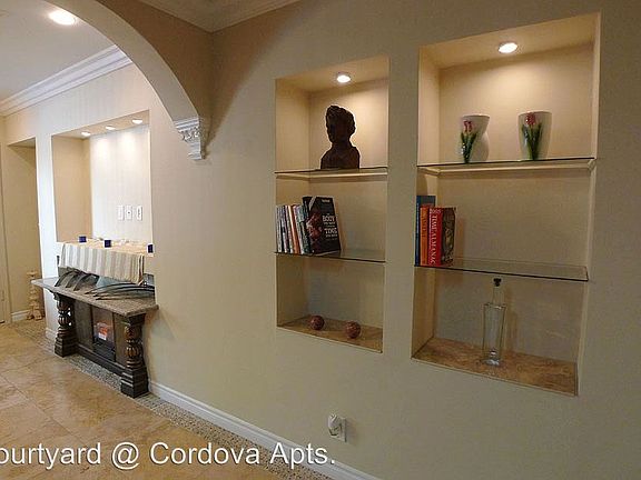 5th image of 2054 Argyle Ave APT 109