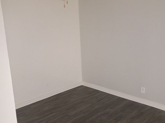 4th image of 6535-6635 De Soto Ave #5