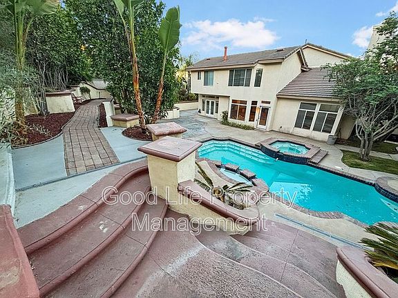 4th image of 709 S Hidden Creek Cir