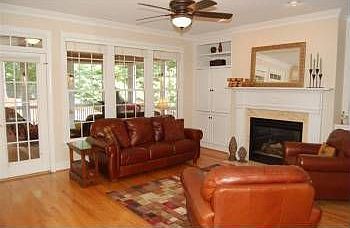 3rd image of 305 Hassellwood Dr