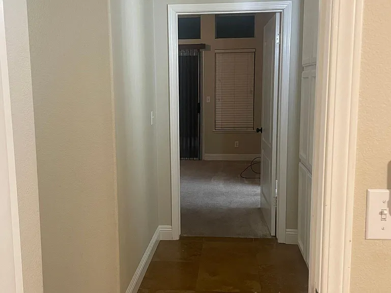 2182 Decatur Ave — Photo 25