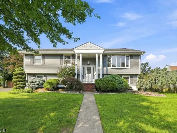 177 Truman Ter, Paramus, NJ 07652