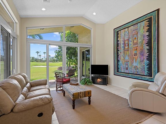5th image of 4738 Carlton Golf Drive