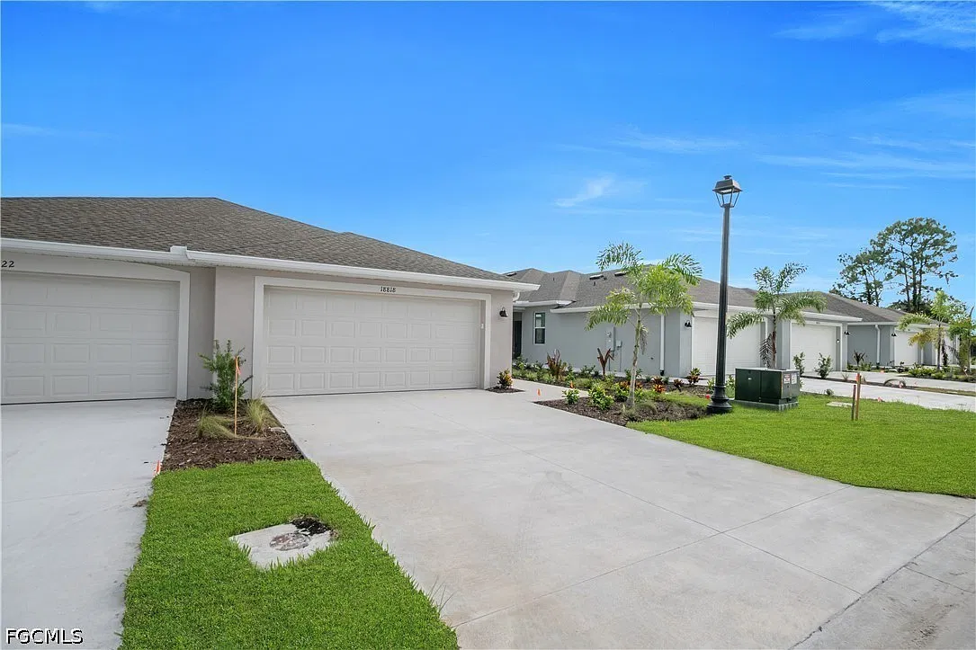 2 bed, 2.0 bath, 1560 sqft, $1,950 — Photo 1
