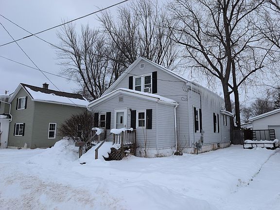 2nd image of 172 Loomis St NW
