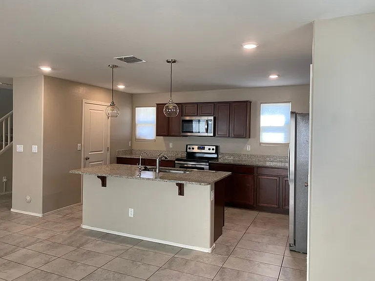 16668 W Sierra St — Photo 3