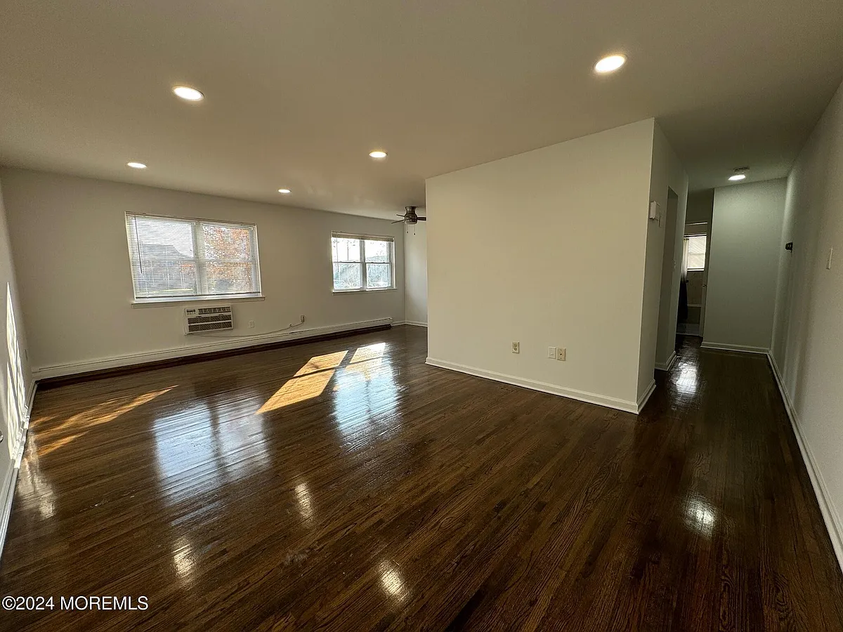 Building Photo - 75 Stonehurst Blvd #A