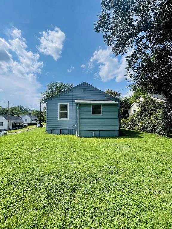 707 Southern St — Photo 3