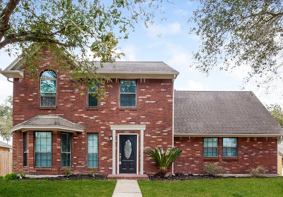 501 W Hunters Ln