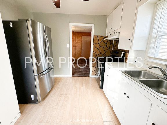 3rd image of 2904 NW 19th St