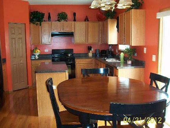 5th image of 195 Holmes Pl