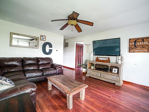 5th image of 277 N Jackson Ave