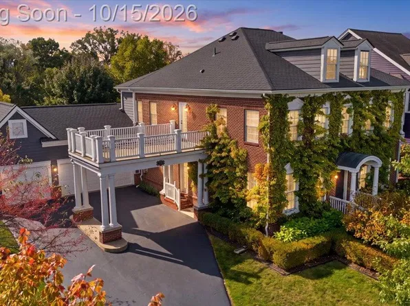 49621 Garfield Ln, Canton, MI 48188
