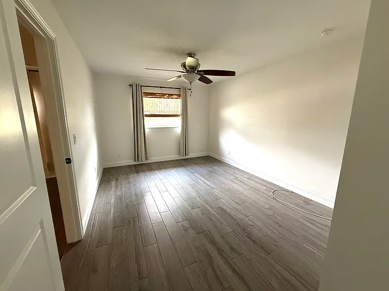 115 Hollyhock Dr — Photo 18