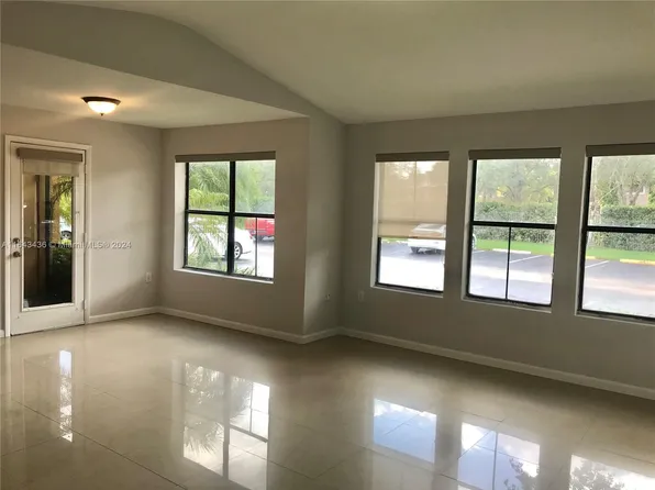 15591 SW 105th Ter APT 511, Miami, FL 33196