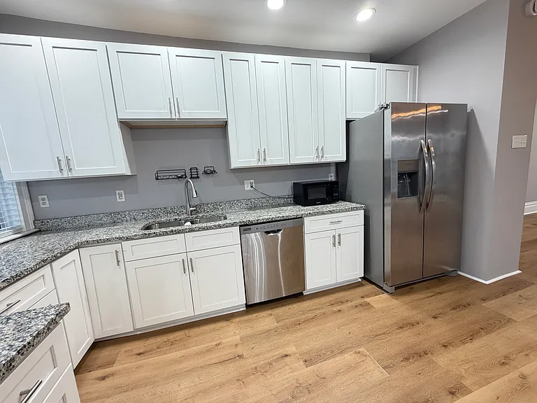 150 Stratford Ave #B — Photo 30