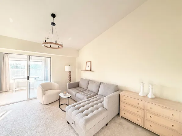 3315 Wyndham Cir, Alexandria, VA