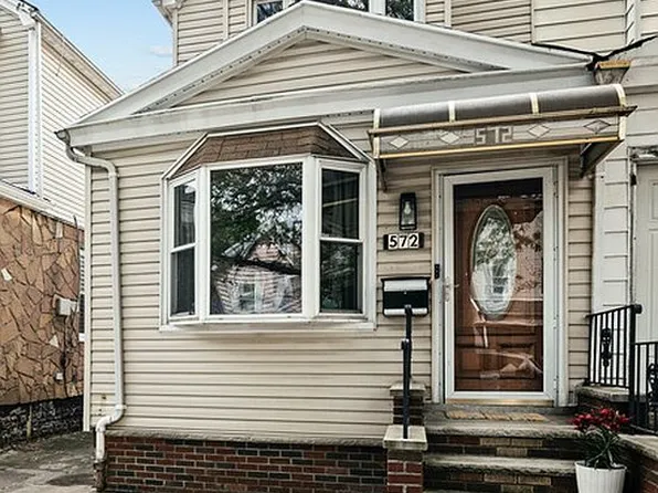 572 E 31st St, Brooklyn, NY 11210