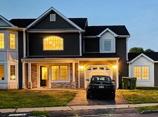 5 Sunshine Ln, Edison, NJ 08820