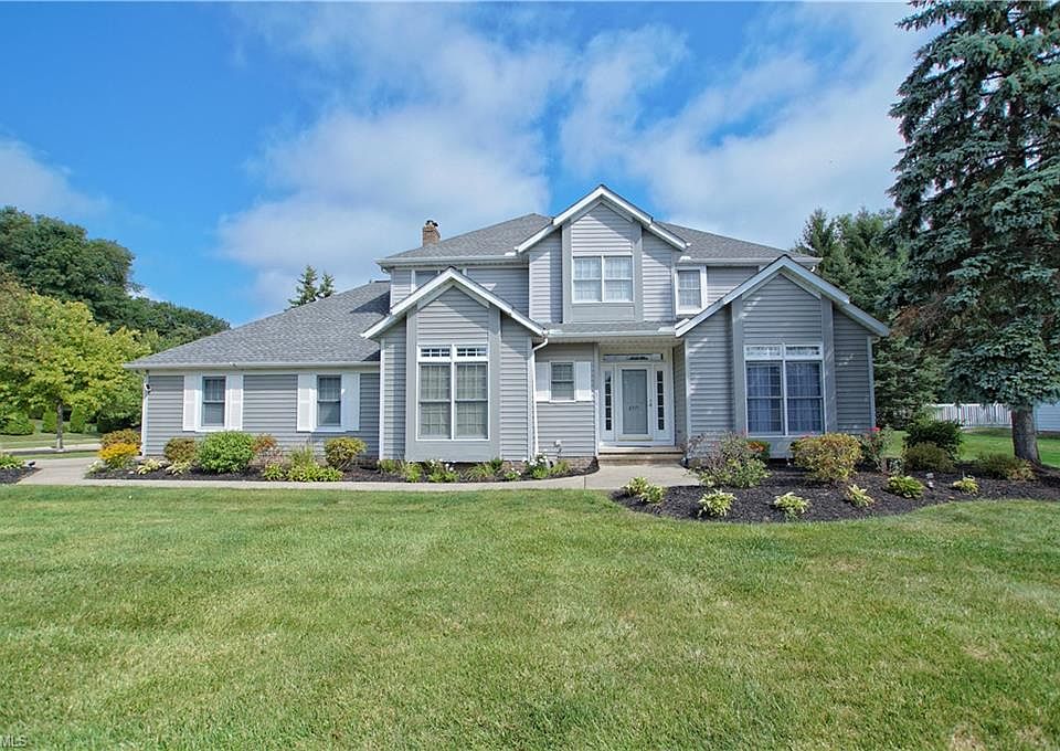 1st image of 6571 Woodbury Dr