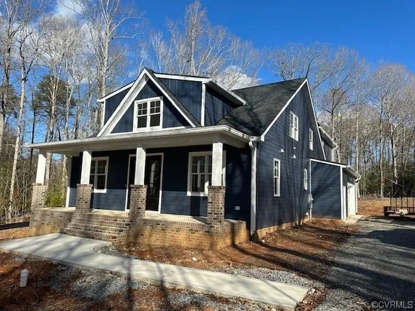 3662 W Rocketts Ridge Ct, Sandy Hook, VA 23153