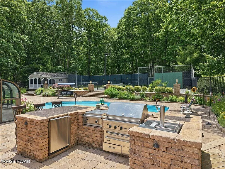 1075 Acacia Dr — Photo 14