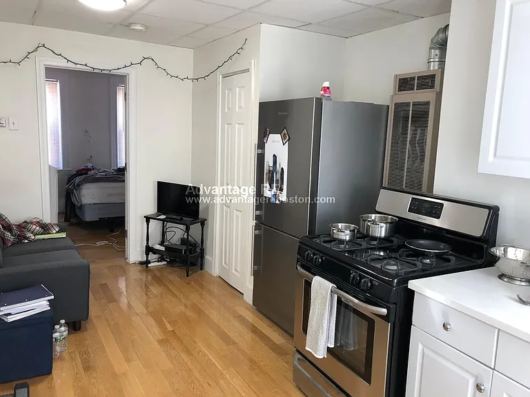 10 Wiget St #8 — Photo 7