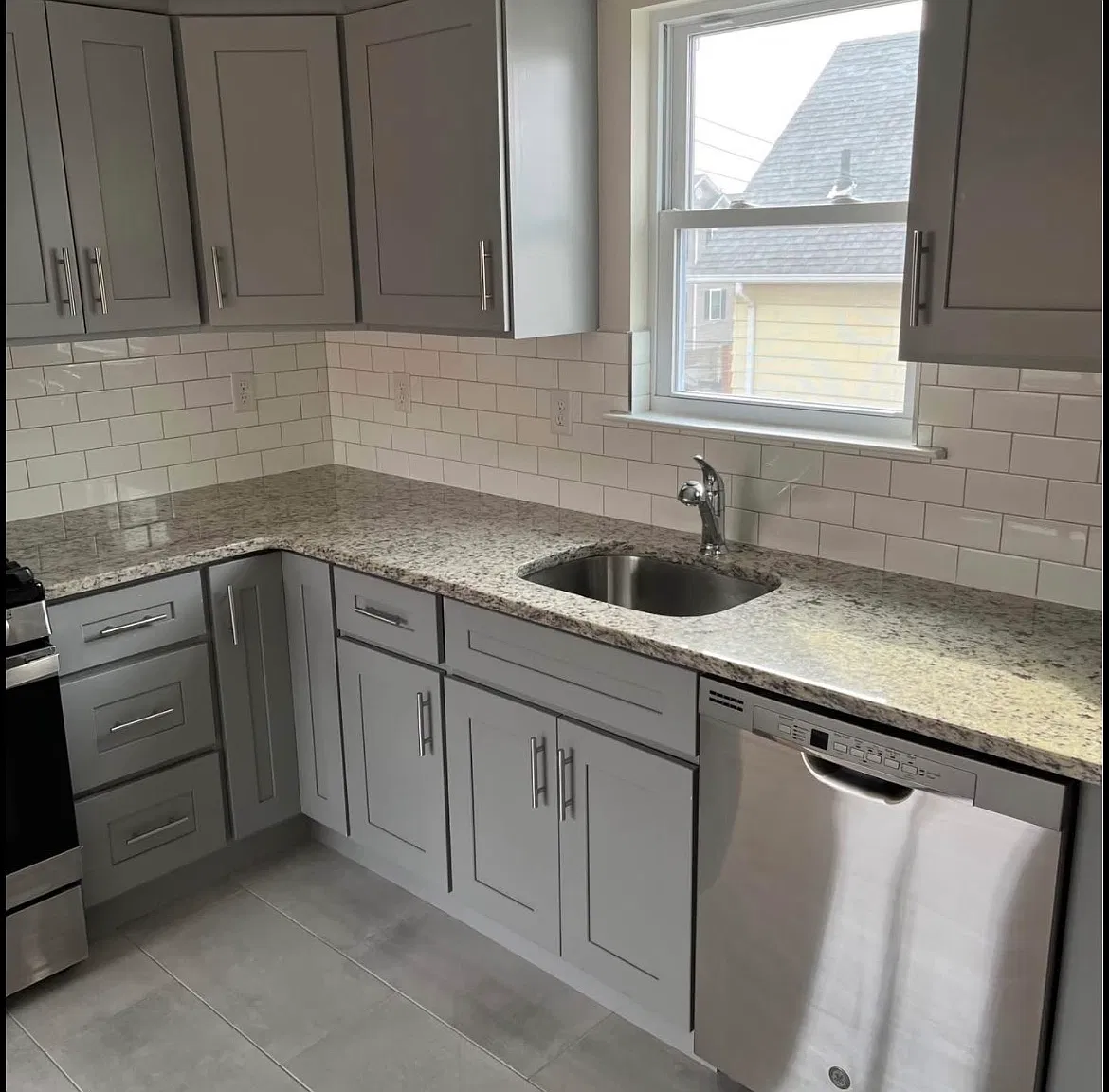 3 bed, $2,700 — Photo 1