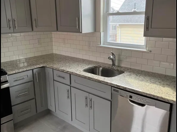 25 Atlantic St #2, Elizabethport, NJ 07206